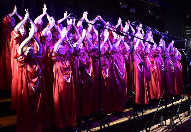 Tribano-Singing-Quire,-uno-dei-gruppi-del-Concerto-per-la-Pace.jpg