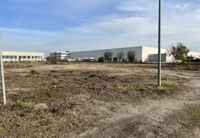 recupero-area-degradata-in-Zona-Industriale-Tribano.jpg